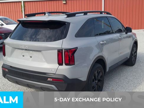Used 2023 Kia Sorento S w/ Panoramic Sunroof Package AWD/4WD image 3