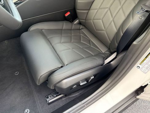 Used 2026 BMW 530i 530i w/ Premium Package image 12