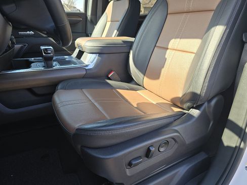 Used 2024 Chevrolet Silverado 1500 High Country image 39