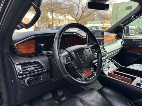 Used 2019 Lincoln Navigator Reserve image 15
