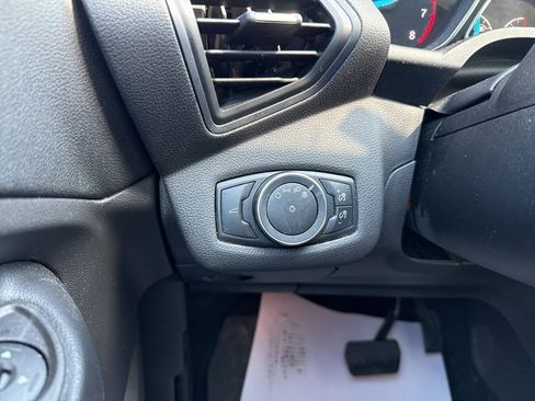 Used 2019 Ford Escape S image 15