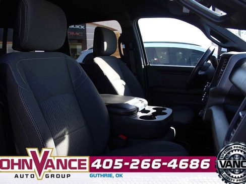 Used 2024 RAM 3500 Tradesman w/ Chrome Appearance Group image 17