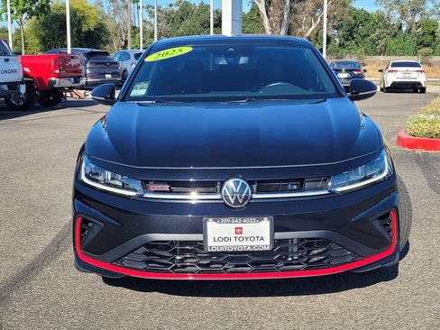 Used 2025 Volkswagen Jetta GLI Autobahn FWD image 2