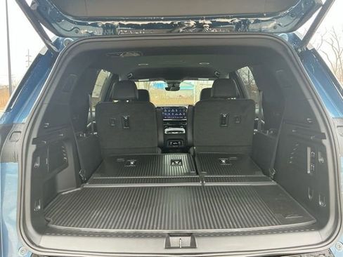 New 2026 Chevrolet Traverse RS w/ LPO, Floor Liner Package AWD/4WD image 9