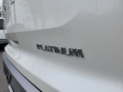 Used 2023 Nissan Pathfinder Platinum image 7