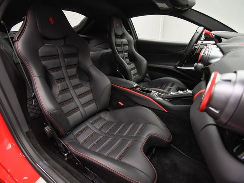 Used 2018 Ferrari 812 Superfast RWD image 60