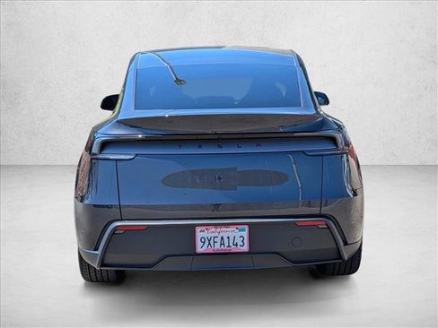Used 2026 Tesla Model Y 2WD image 7