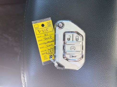 Used 2021 Jeep Wrangler Unlimited Sahara image 27