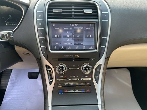 Used 2020 Lincoln Nautilus Reserve AWD/4WD image 19