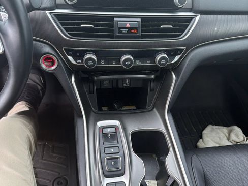 Used 2019 Honda Accord Touring image 31