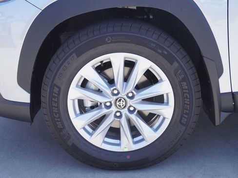 Certified 2026 Toyota Corolla Cross LE FWD image 20