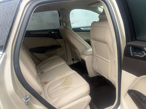 Used 2017 Lincoln MKC Premiere image 28