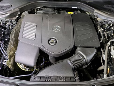 Certified 2025 Mercedes-Benz GLC 300 image 25