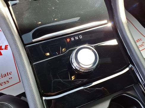 Used 2022 Jeep Grand Cherokee Overland w/ Luxury Tech Group IV RWD image 19