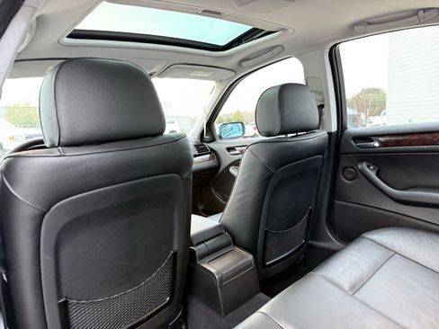 Used 2005 BMW 330xi Sedan image 23