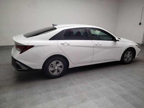 Used 2025 Hyundai Elantra SE FWD image 10