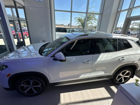 New 2025 Volkswagen Tiguan SE image 6