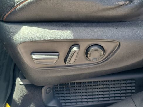 Used 2021 Toyota Sienna XSE FWD image 16