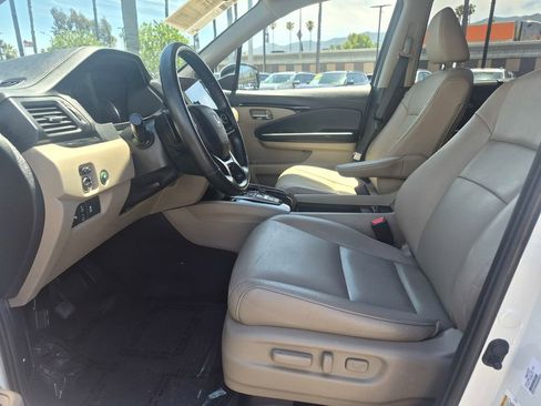 Used 2019 Honda Pilot Touring image 12