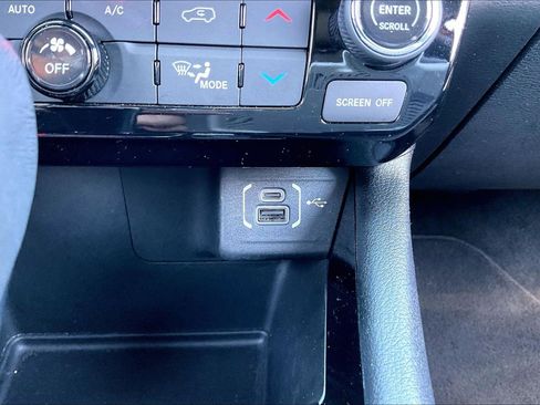 Used 2022 Jeep Compass Limited image 21