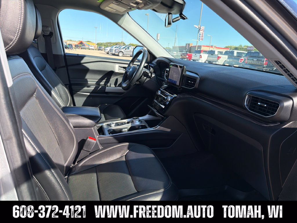Used 2021 Ford Explorer Limited w/ Equipment Group 301A AWD/4WD image 35