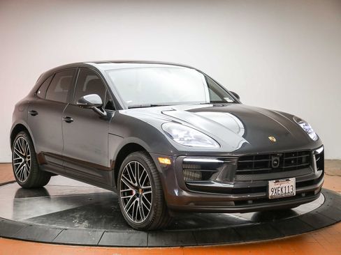 Certified 2025 Porsche Macan S AWD/4WD image 3