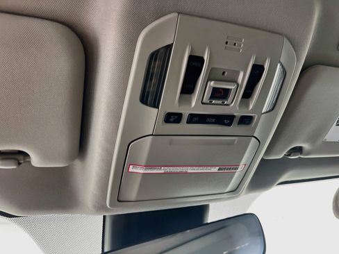 Used 2023 Toyota Highlander XLE FWD image 20