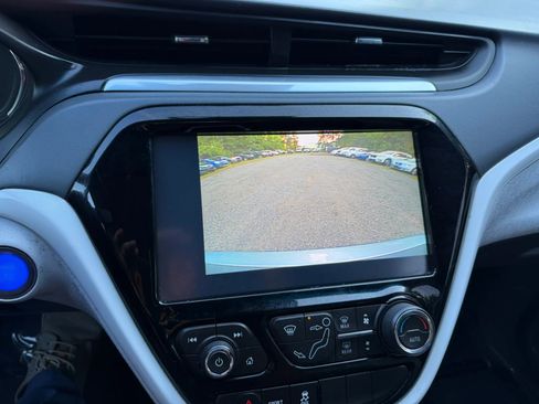 Used 2018 Chevrolet Bolt LT FWD image 19