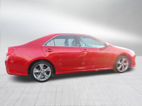 Used 2012 Toyota Camry SE image 8