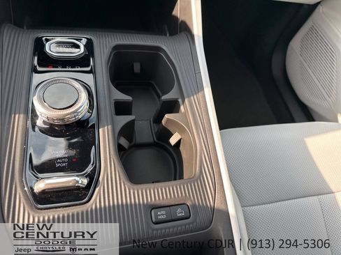 New 2026 Jeep Cherokee Limited AWD/4WD image 38