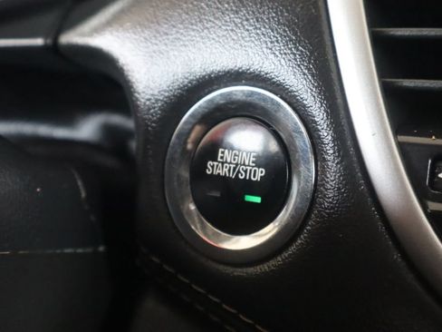 Used 2021 Chevrolet Trax LT w/ Midnight Edition FWD image 23