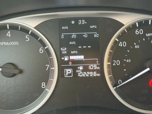 Used 2019 Nissan Kicks S image 11