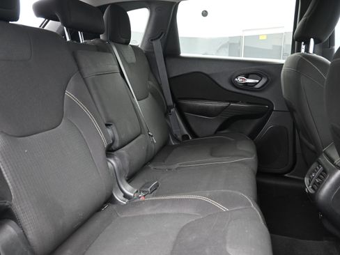Used 2016 Jeep Cherokee Latitude AWD/4WD image 25