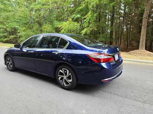 Used 2017 Honda Accord LX image 7