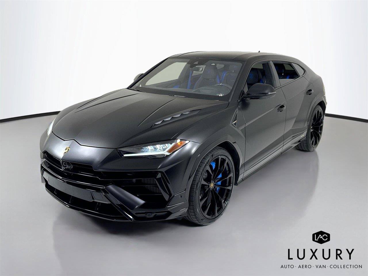 Used 2024 Lamborghini Urus S AWD/4WD image 3