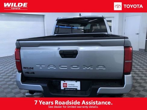 Certified 2025 Toyota Tacoma TRD Off-Road image 5