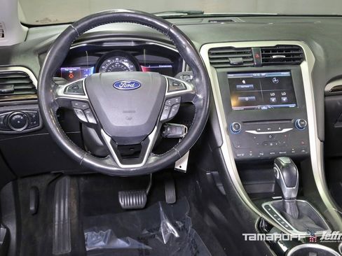 Used 2013 Ford Fusion SE image 2