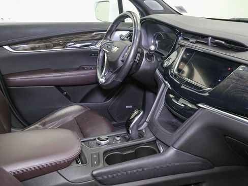 Used 2020 Cadillac XT6 Premium Luxury image 25