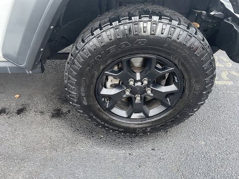 Used 2021 Jeep Wrangler Unlimited Sport image 17