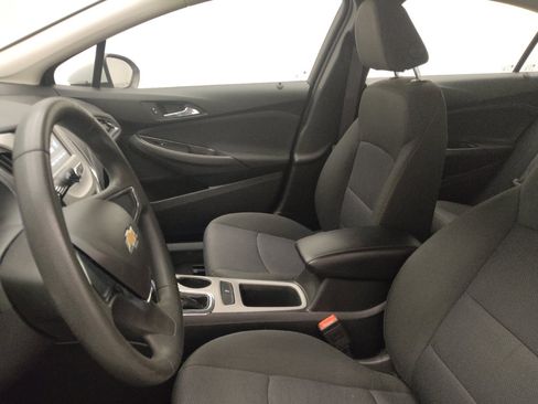 Used 2017 Chevrolet Cruze LS FWD image 17