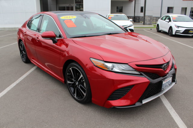 Used 2019 Toyota Camry XSE FWD image 2