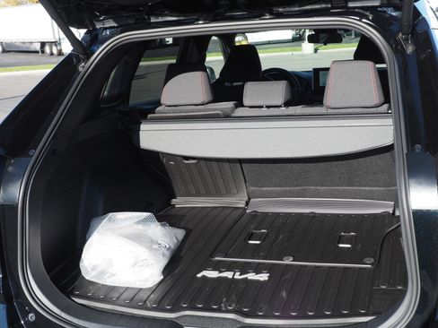 Used 2025 Toyota RAV4 SE image 19