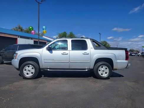 Used 2012 Chevrolet Avalanche LT w/ Suspension Package, Off-Road AWD/4WD image 6