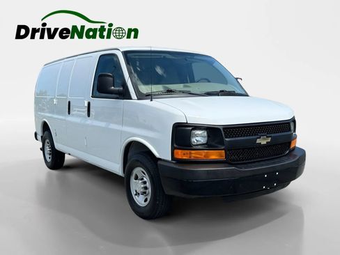 Used 2015 Chevrolet Express 2500 image 3