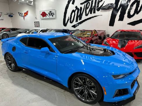 Used 2022 Chevrolet Camaro ZL1 RWD image 20