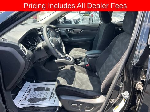 Used 2014 Nissan Rogue SV FWD image 2
