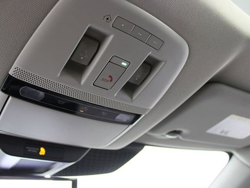 Used 2023 Nissan Ariya FWD image 19