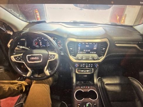 Used 2021 GMC Acadia Denali w/ Denali Technology Package image 6