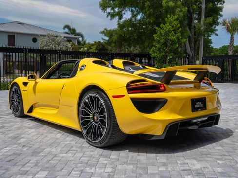 Used 2015 Porsche 918 Spyder AWD/4WD image 11