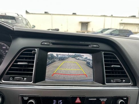 Used 2017 Hyundai Sonata Limited FWD image 16